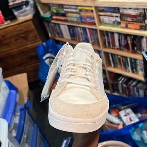 Americana Low DG (DONALD GLOVER) presents